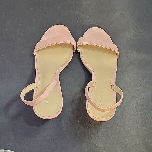 ANN TAYLOR ONE BAND BACK ANKLE STRAP OPEN TOE LOW HEEL SANDAL - Picture 7 of 12